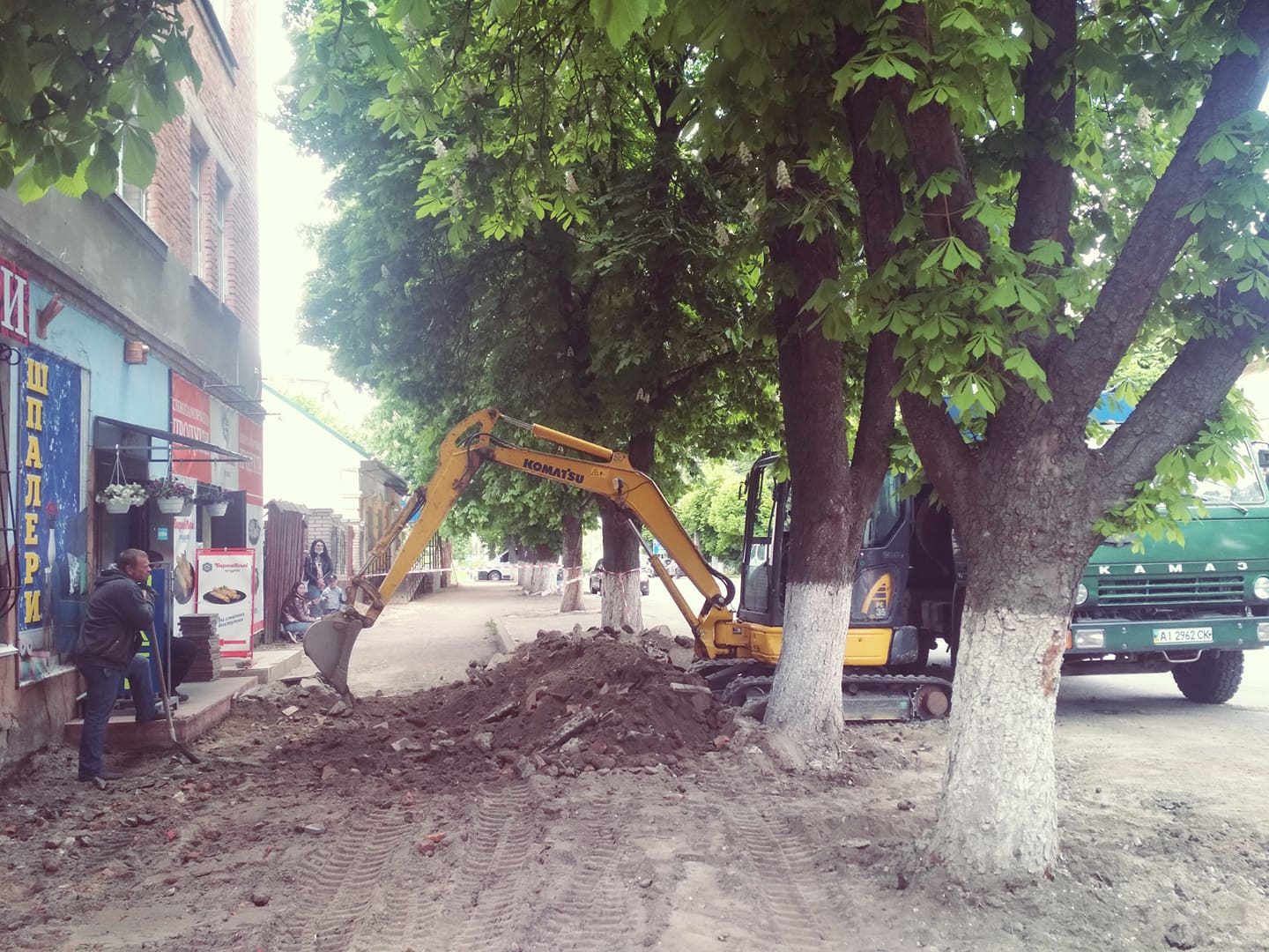 Капітальний ремонт частини тротуару по вул.Соборна - 21 травня 2020 року роботи продовжуються